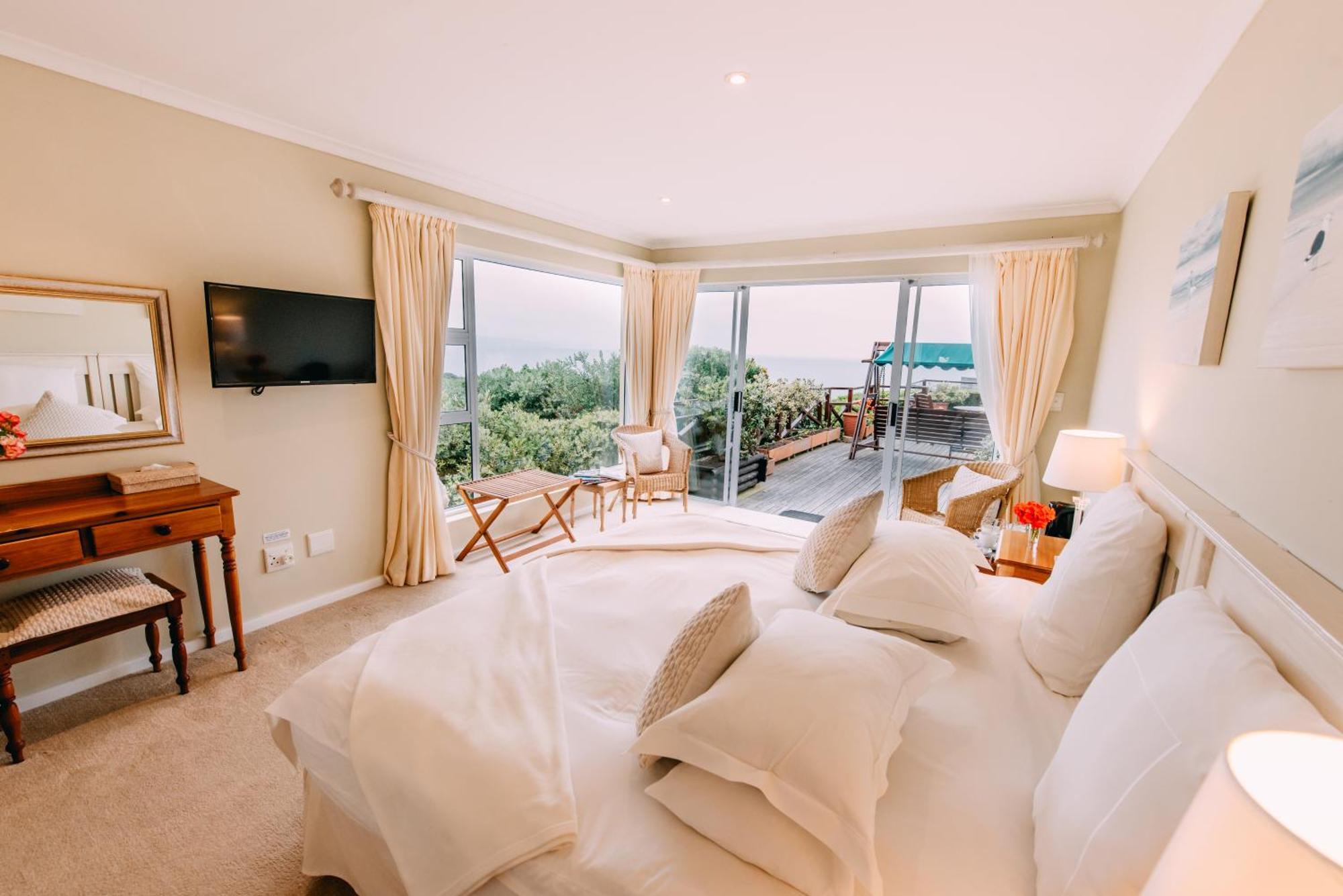 Dolphins' Playground Beachfront B&B Plettenberg Bay Δωμάτιο φωτογραφία